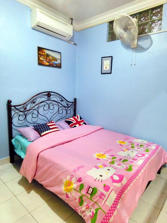 Little Family Homestay Malacca Exterior photo